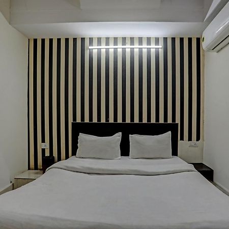 Hotel O Kanak Palace Ню Делхи Екстериор снимка