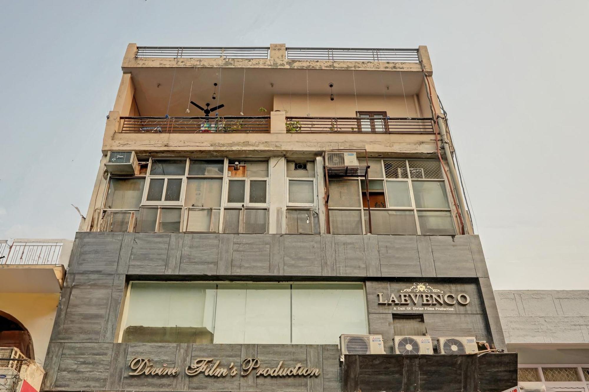 Hotel O Kanak Palace Ню Делхи Екстериор снимка
