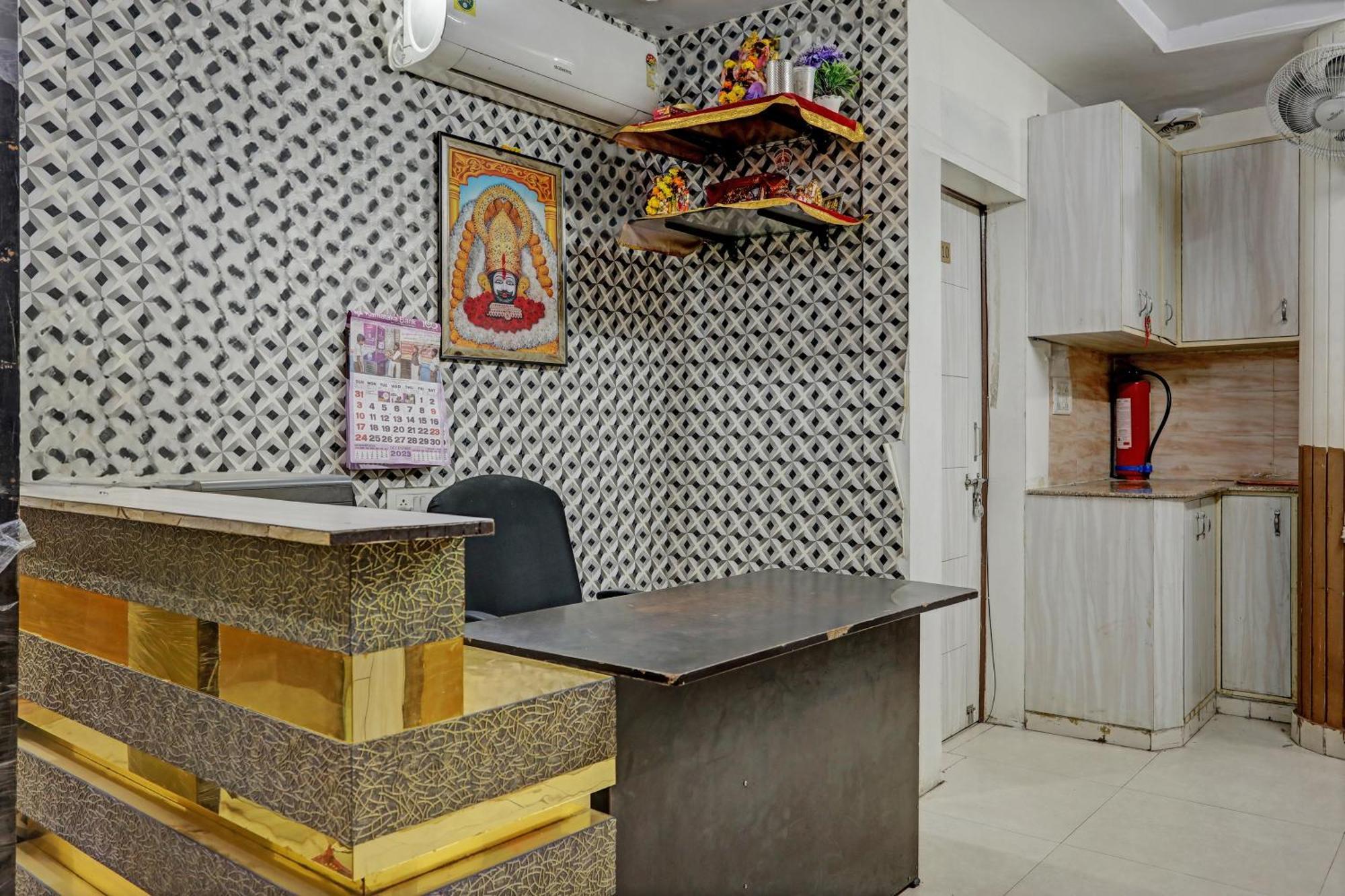 Hotel O Kanak Palace Ню Делхи Екстериор снимка