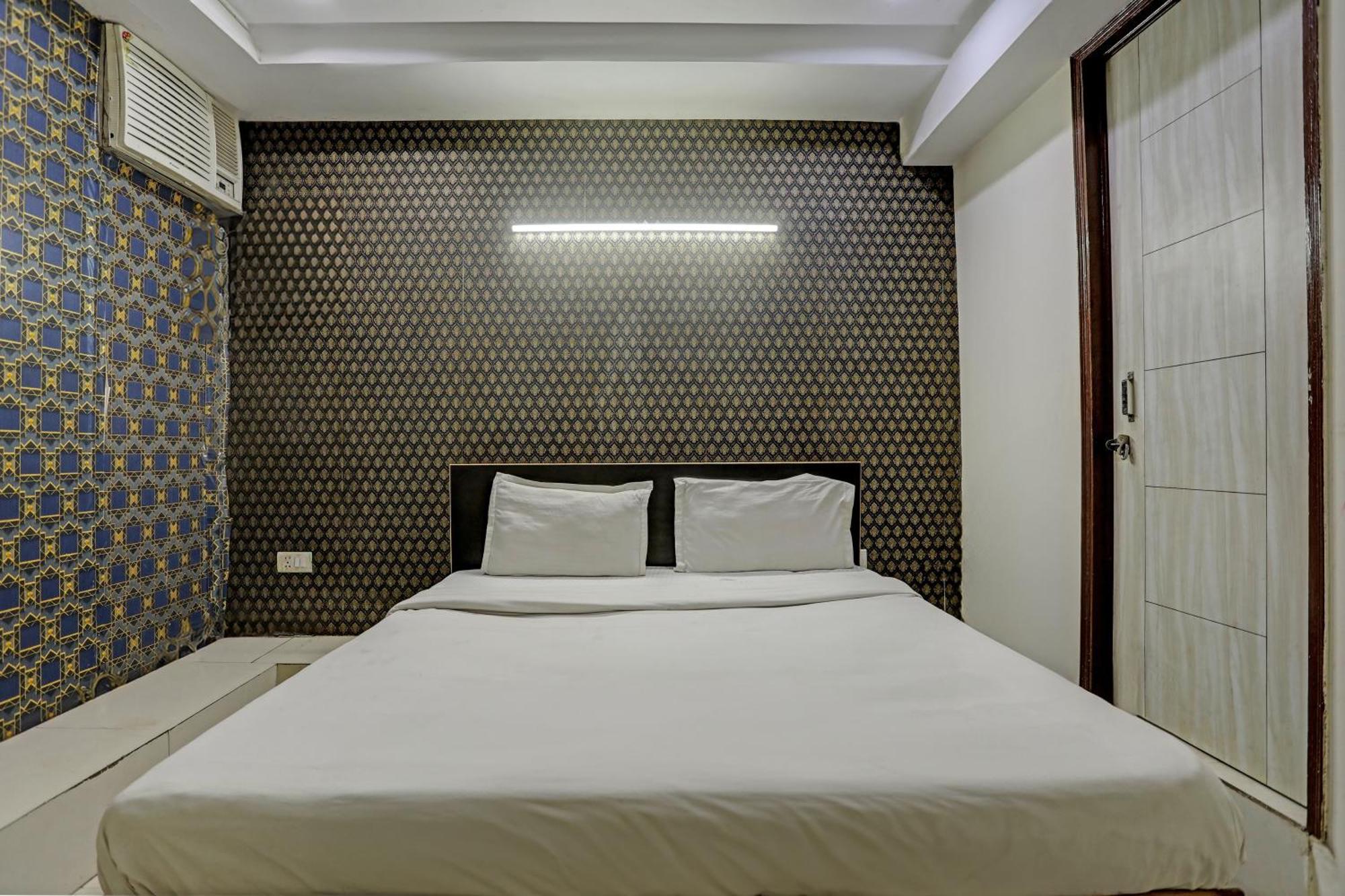 Hotel O Kanak Palace Ню Делхи Екстериор снимка