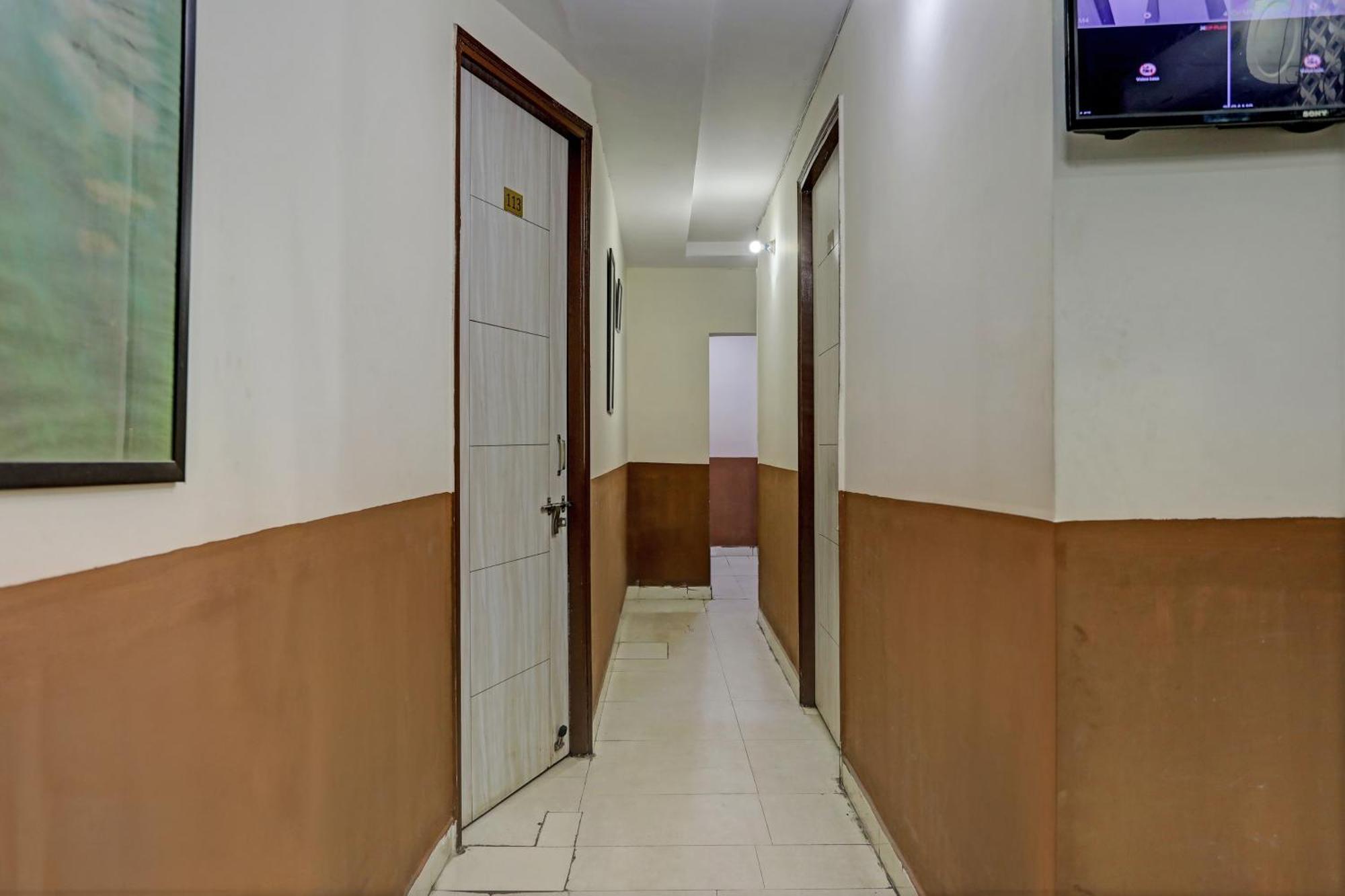 Hotel O Kanak Palace Ню Делхи Екстериор снимка