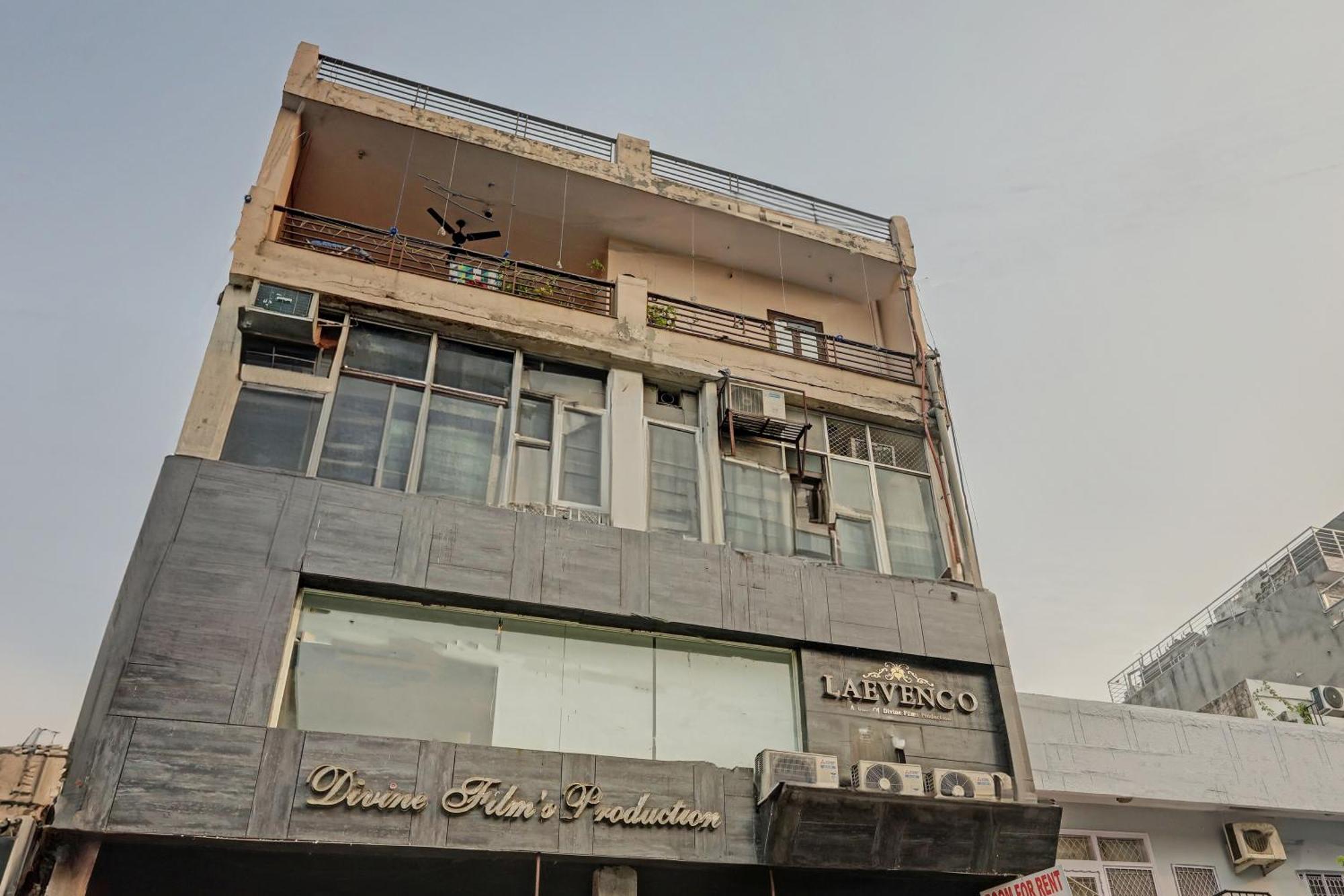 Hotel O Kanak Palace Ню Делхи Екстериор снимка