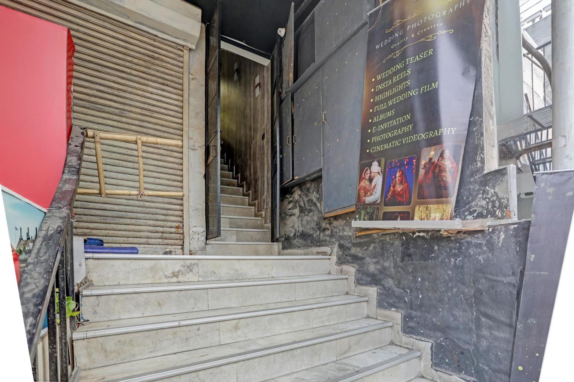 Hotel O Kanak Palace Ню Делхи Екстериор снимка